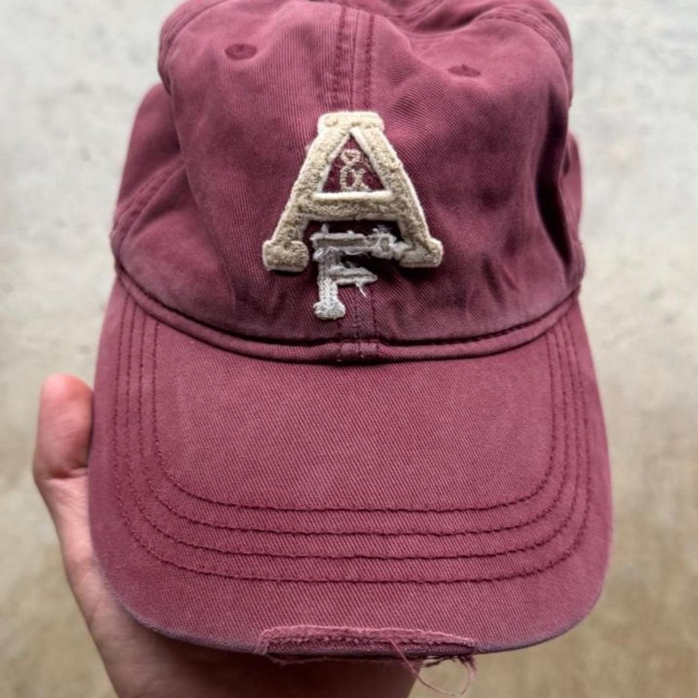 Vintage Abercrombie & Fitch burgundy cotton baseball cap distressed